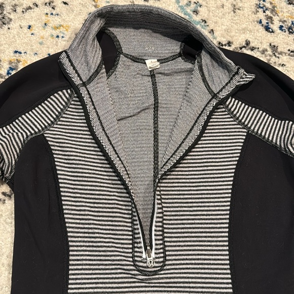 Lululemon Half Zip Pullover - Picture 5 of 10